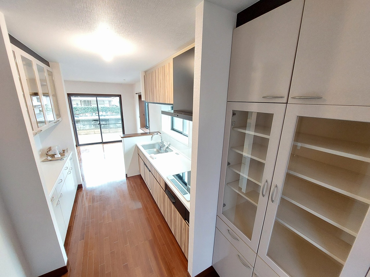 収納棚　最初から収納棚があると助かりますね♪