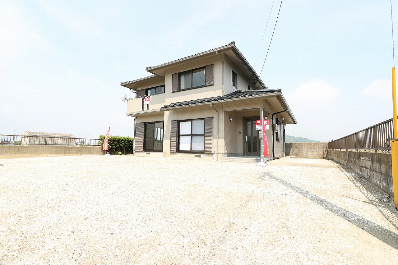 車も停めやすく、BBQ等自由に出来ます♪
