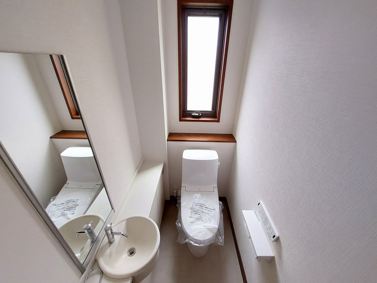 １階トイレ　トイレ新品です♪