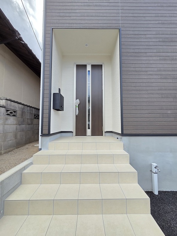 玄関アプローチ