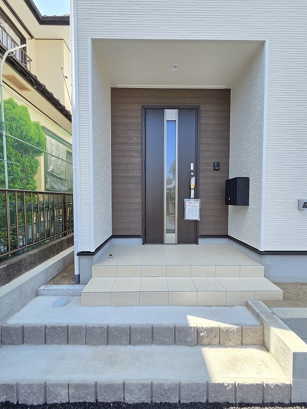 玄関アプローチ