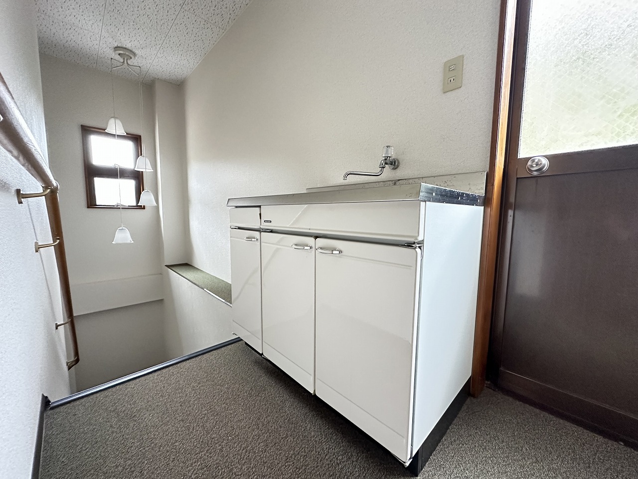 3Fにキッチンがあります。水の補給や少しだけ使う場合等大変便利です。