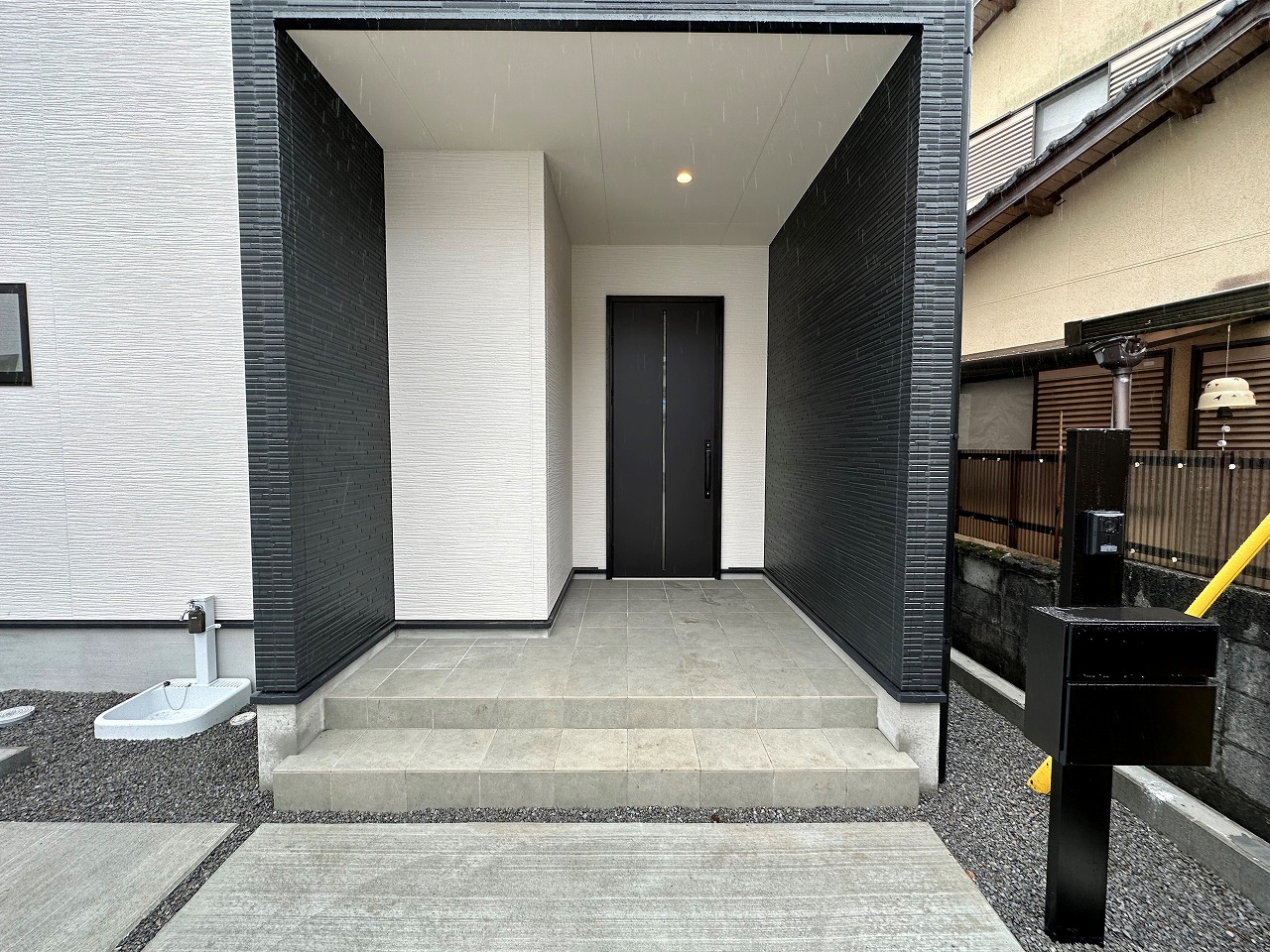 玄関ポーチ