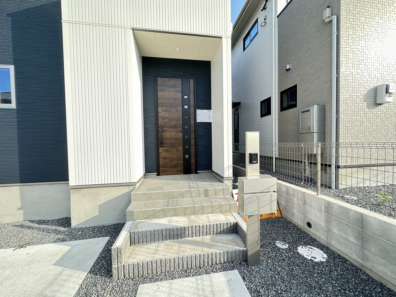 玄関ポーチ