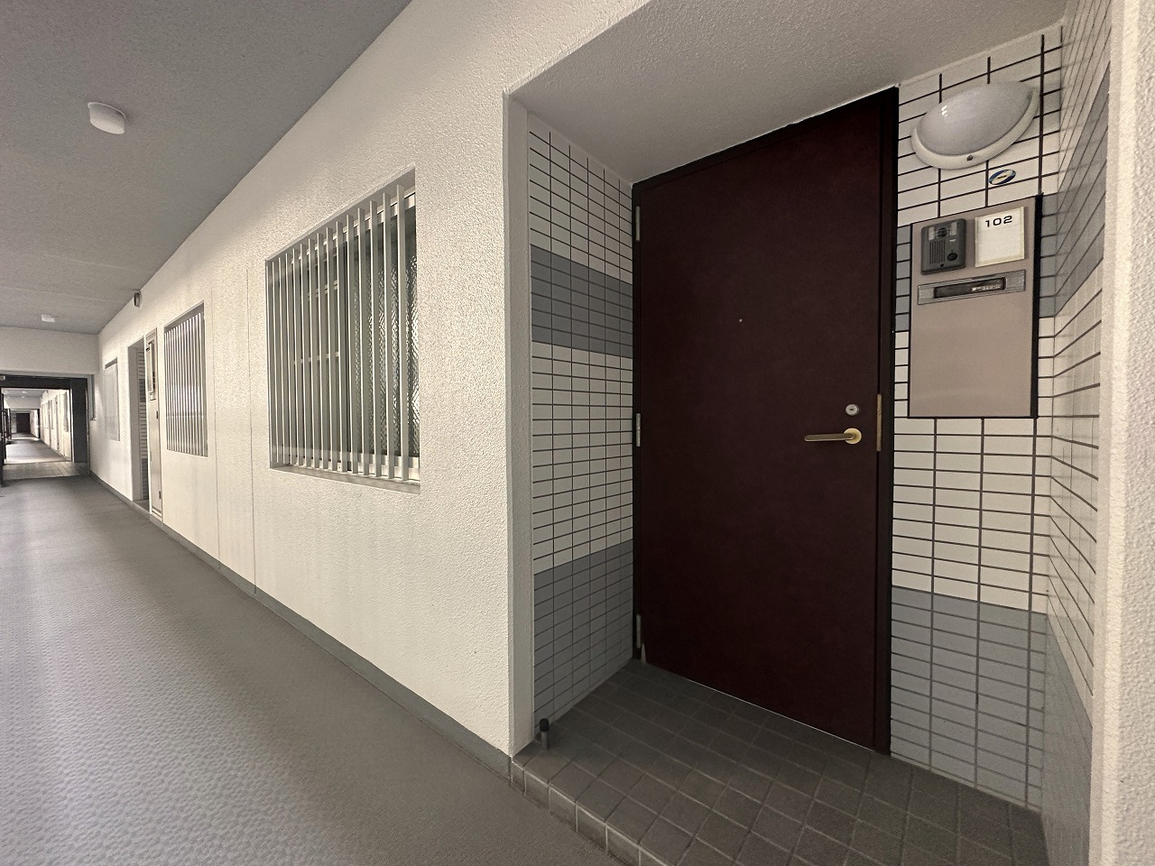 玄関ポーチ