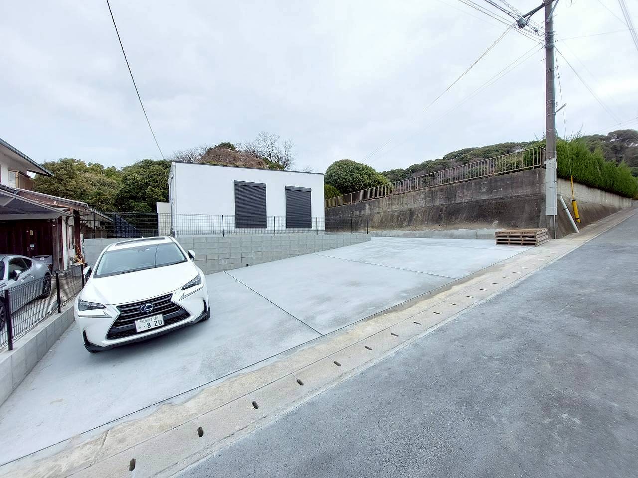 外観　並列で４台駐車可能です♪