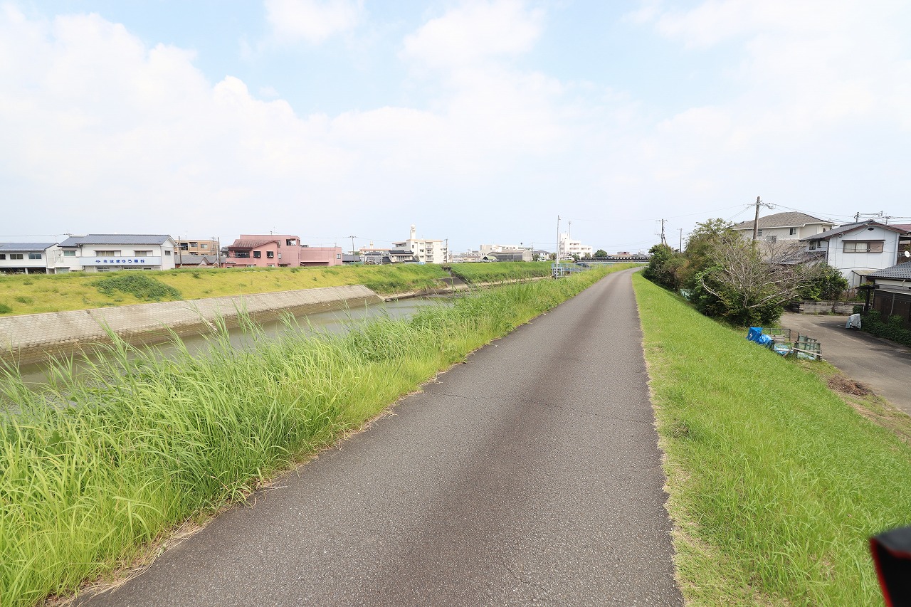 八重川　遊歩道