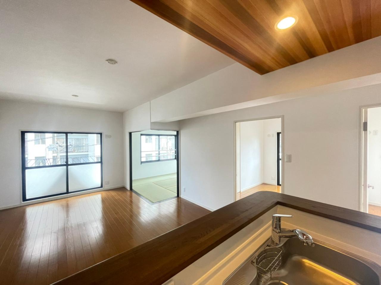 令和3年8月リフォーム済！東南角部屋、4LDK、三面バルコニーです！お気軽にお問い合わせください！ アクティブホーム iが真ん中にある