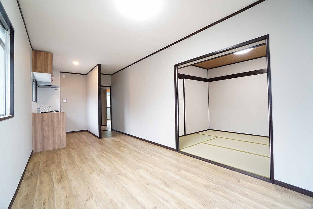 LDKは和室と隣接しており、一体の空間として利用できます。