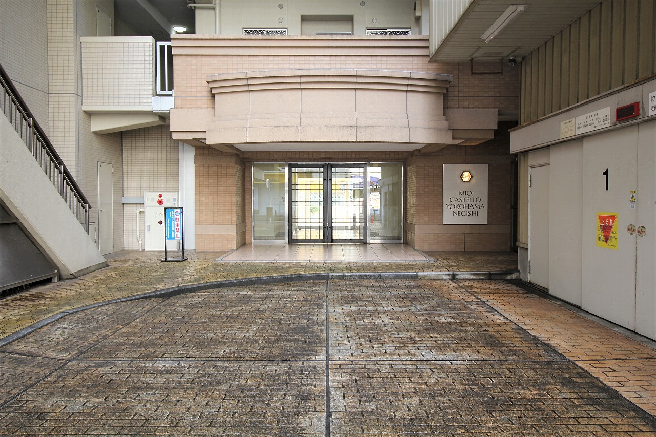 玄関ポーチ