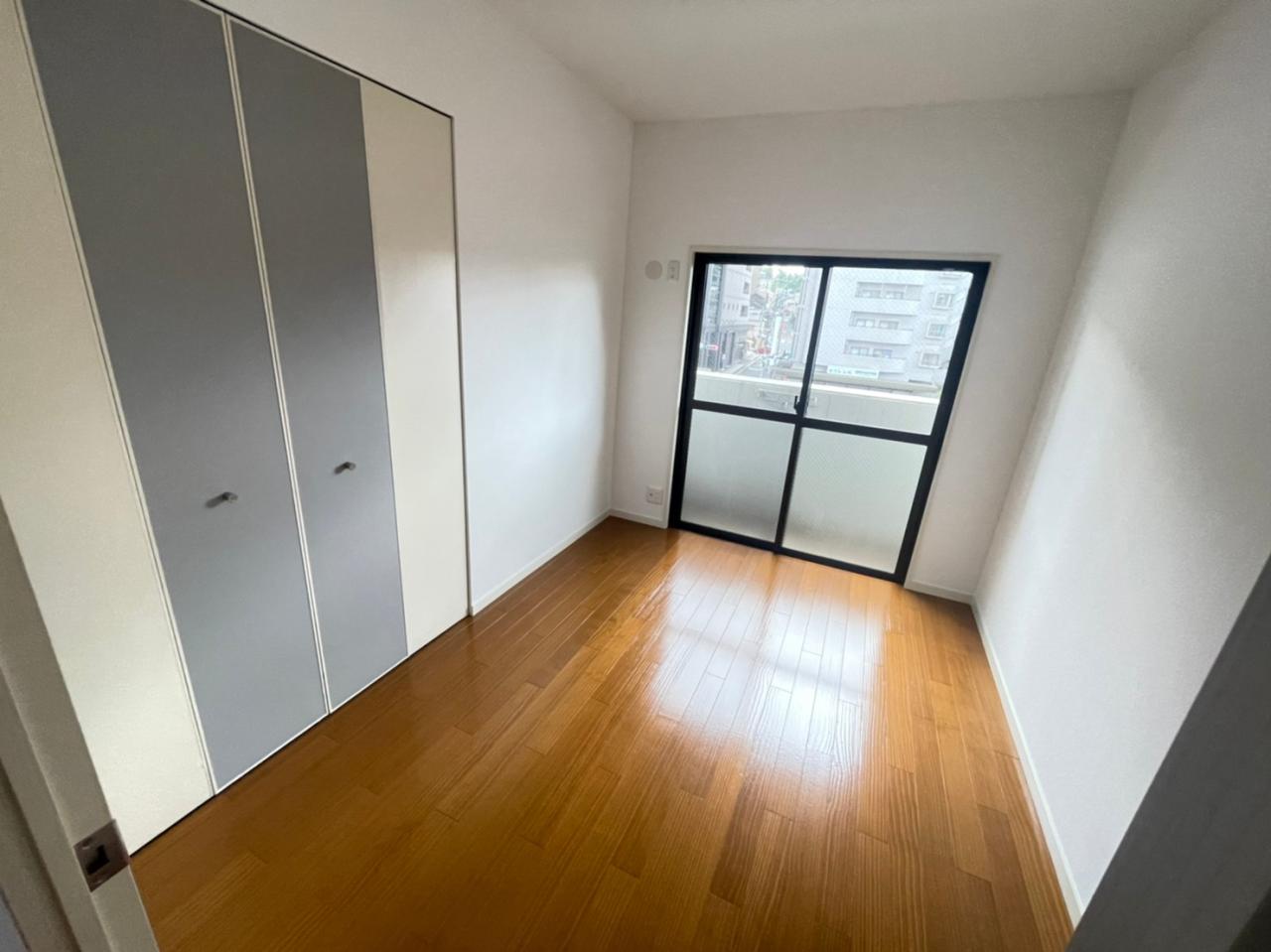 令和3年8月リフォーム済！東南角部屋、4LDK、三面バルコニーです！お気軽にお問い合わせください！ アクティブホーム iが真ん中にある