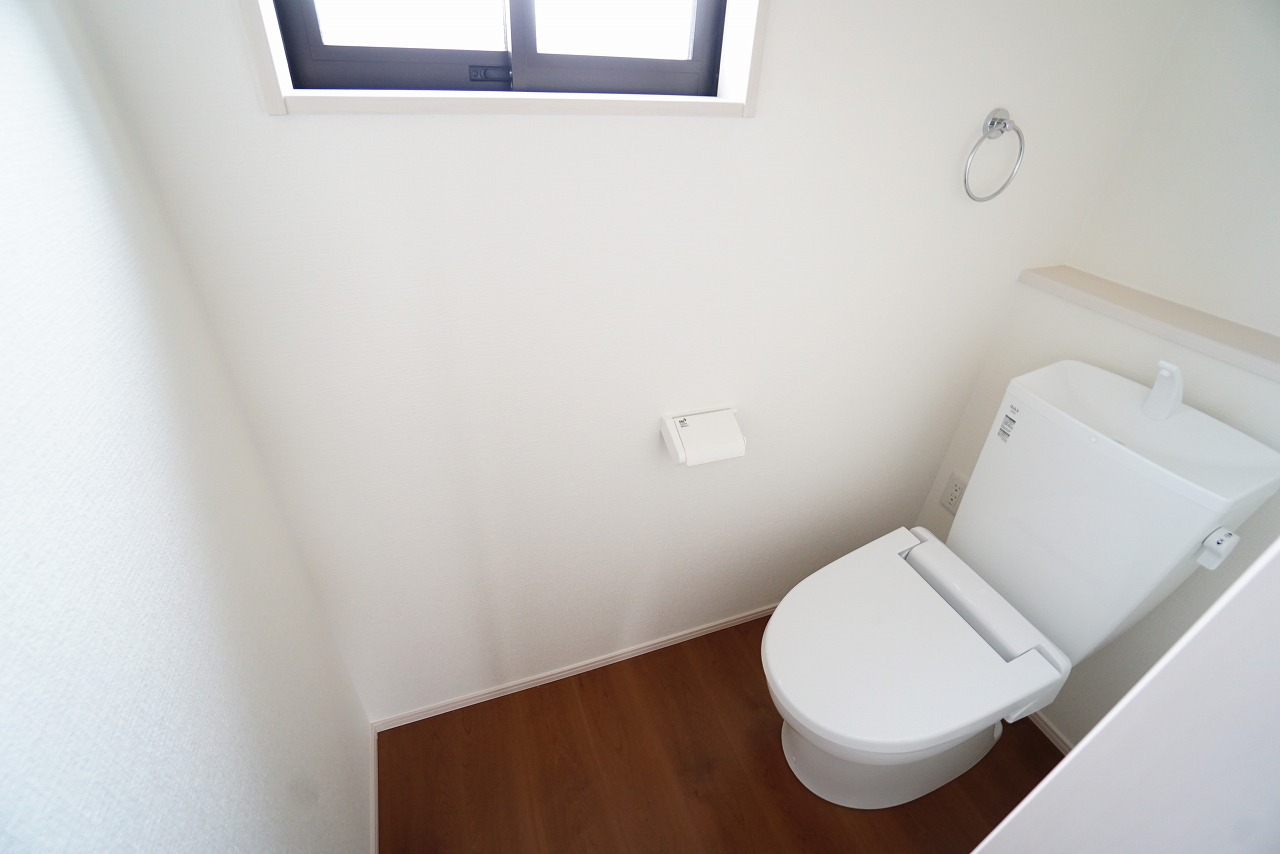 ２Fにもトイレあります