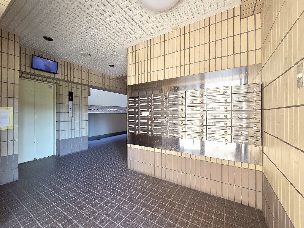 エントランス中