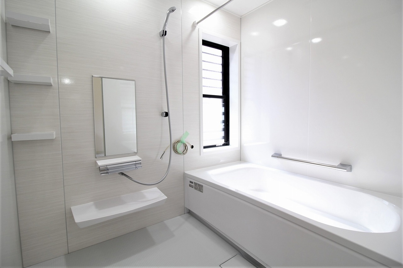 タカラスタンダード製システムバス　お手入れ簡単で清潔なホーロークリーン浴室パネル